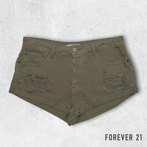 NWOT Forever 21 Olive Green Distressed High Rise Denim Shorts - Size 28 - Picture 1 of 4